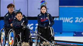 Wheelchair curling